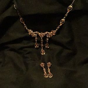 Fun costume gold tone & amber necklace/earrings